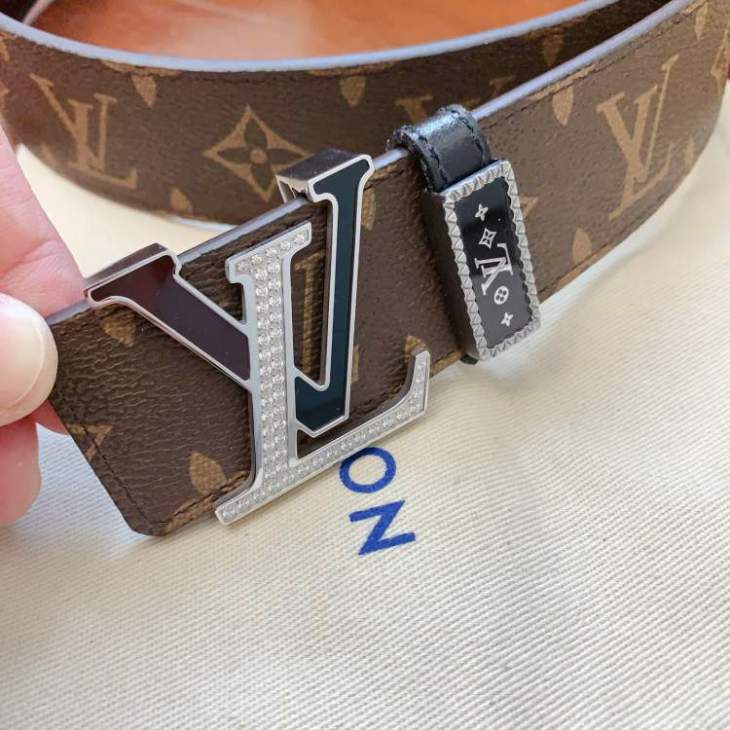 Picture of Louis Vuitton Belts _SKUfw191534617fw